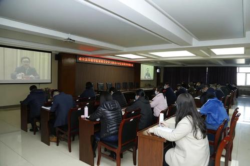 学校组织观看党史学习教育中央宣讲团首场报告会视频