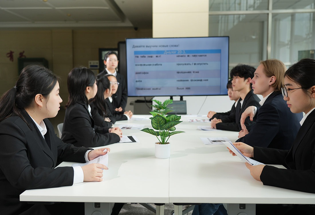 聚焦时事热点 深化教学改革——国际经济与贸易专业将行业前沿融入课堂