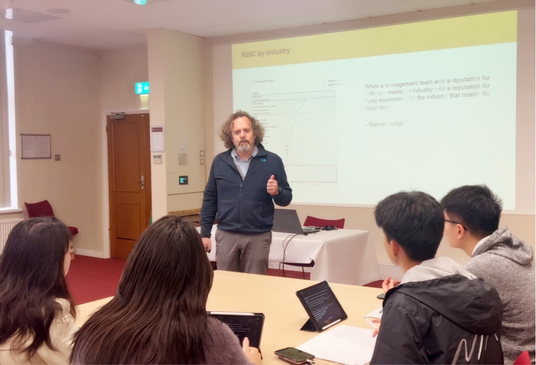 从剑桥大学到香港大学，华德学子在世界顶尖学府完成“学术升级”！