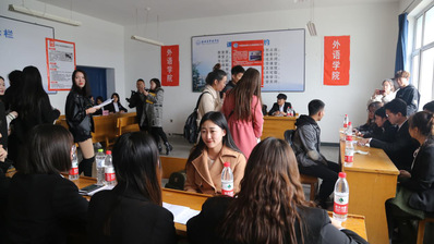 我校召开第十五届社团文化节开幕式暨“职业季”经管、外语学院校园模拟招聘会活动