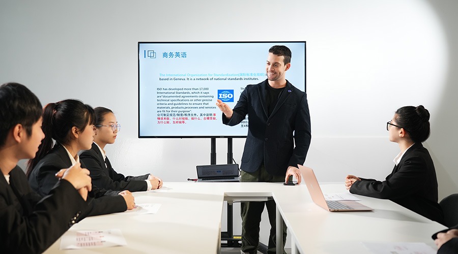 英语实训课堂